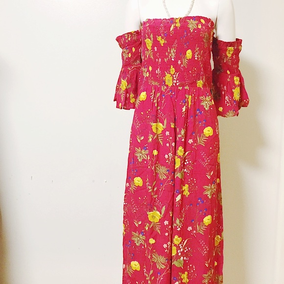 EXPRESS, Red Floral Off-The-Shoulders Smocked Maxi - Picture 11 of 16